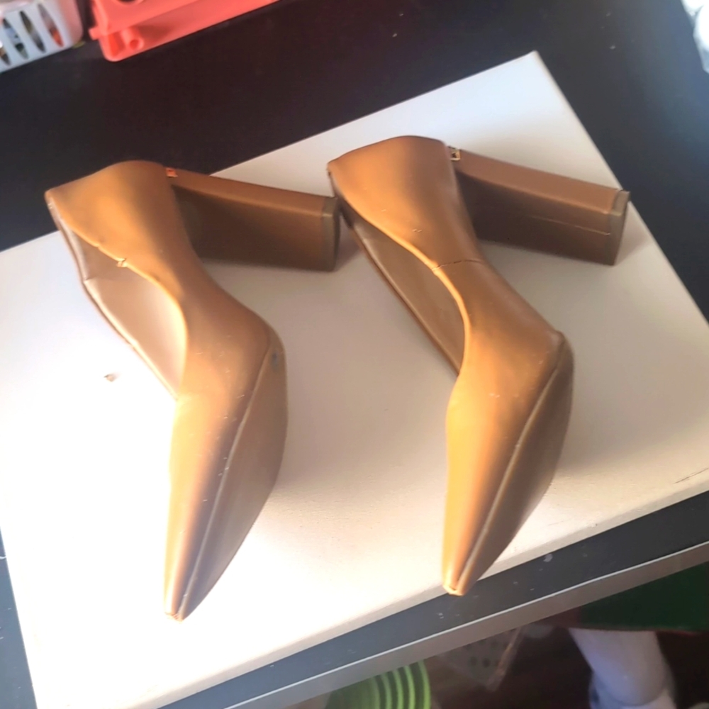 Michael Kors Elegant Tan/Nude Women's Pumps Size 8.5 - Picture 14 of 16